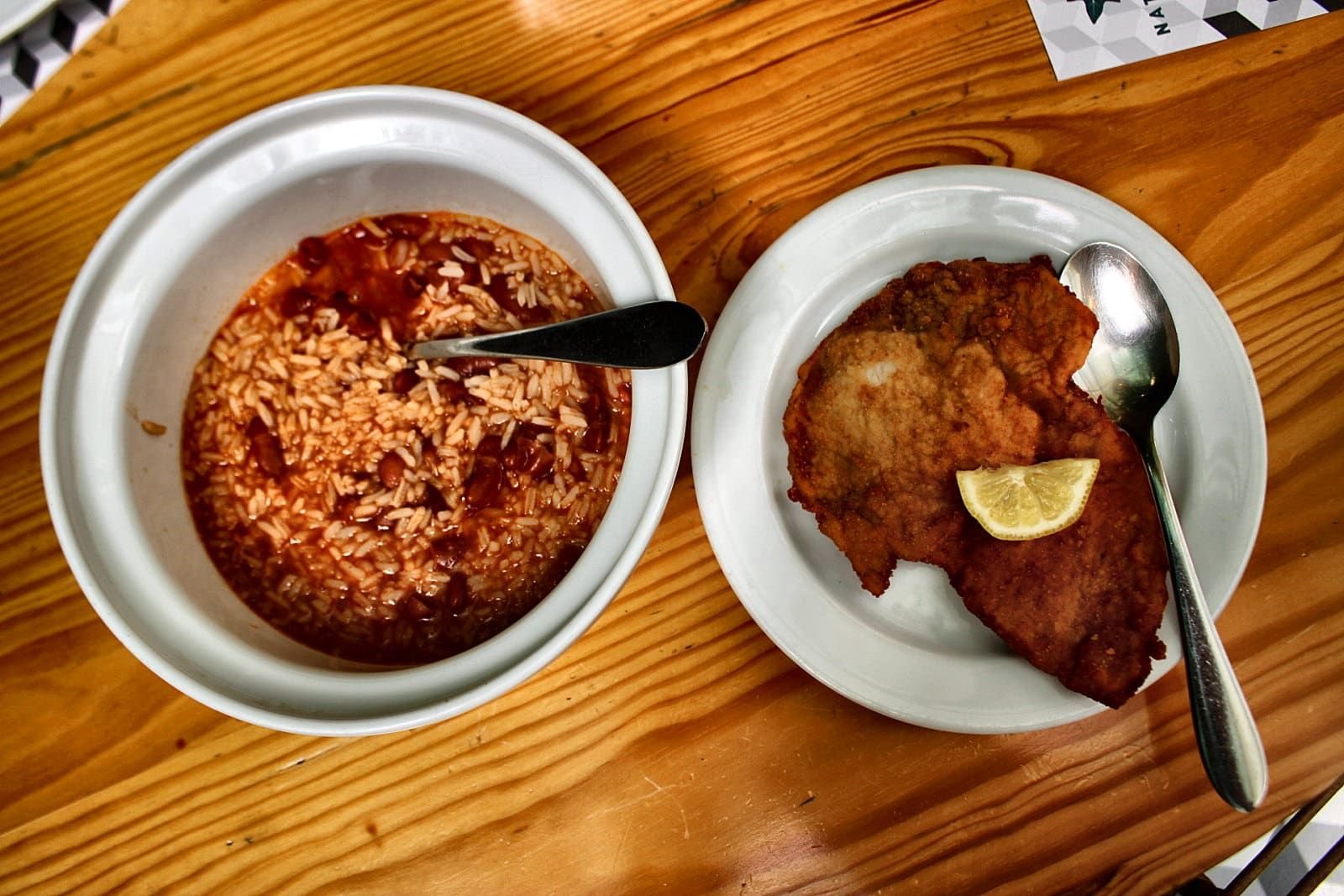 Prato do dia: arroz de feijão com bife panado no Natura Caffé em Lousada